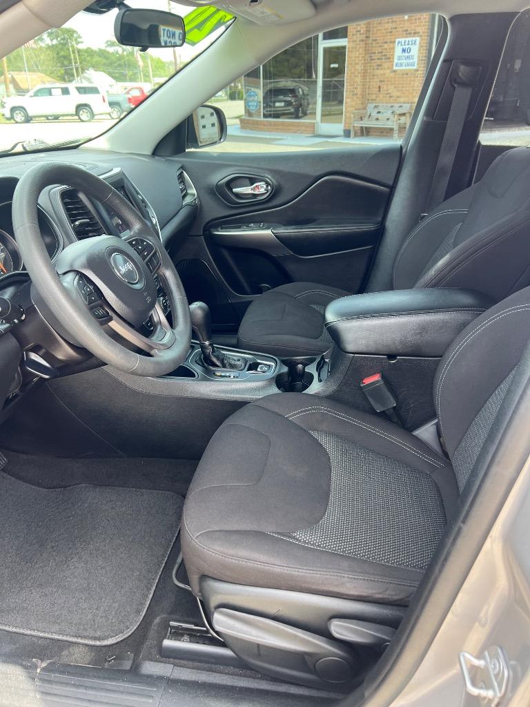2020 Jeep Cherokee - $13,990