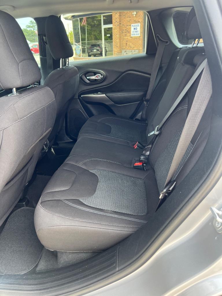 2020 Jeep Cherokee - $13,990