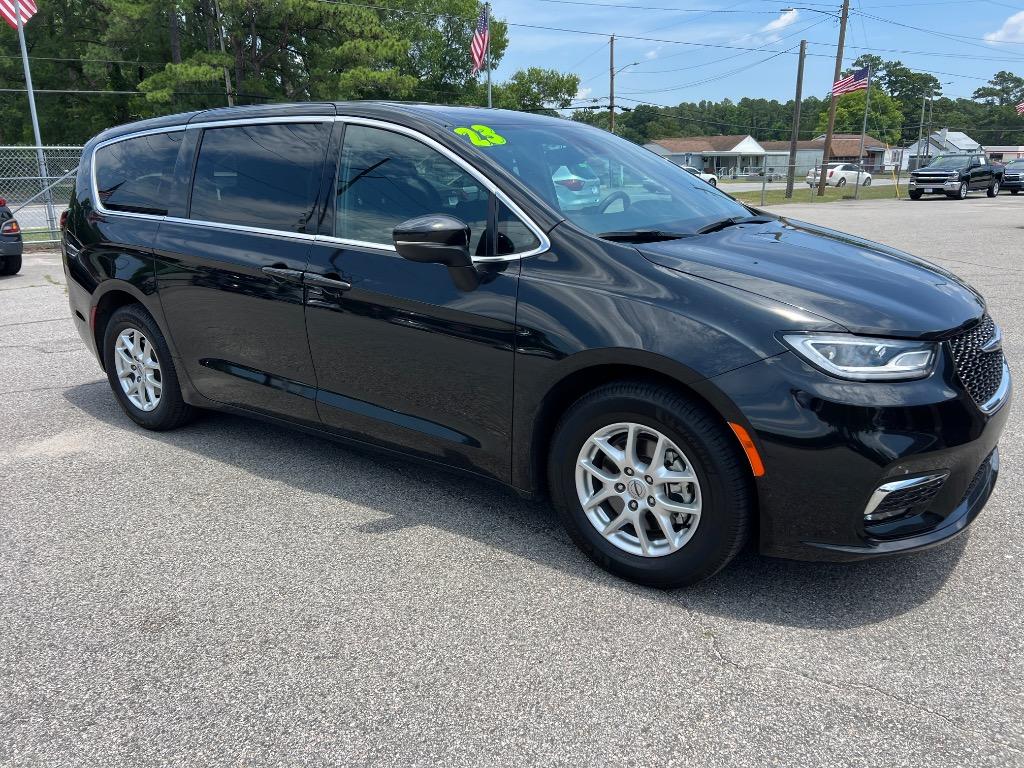 2023 Chrysler Pacifica - $19,990