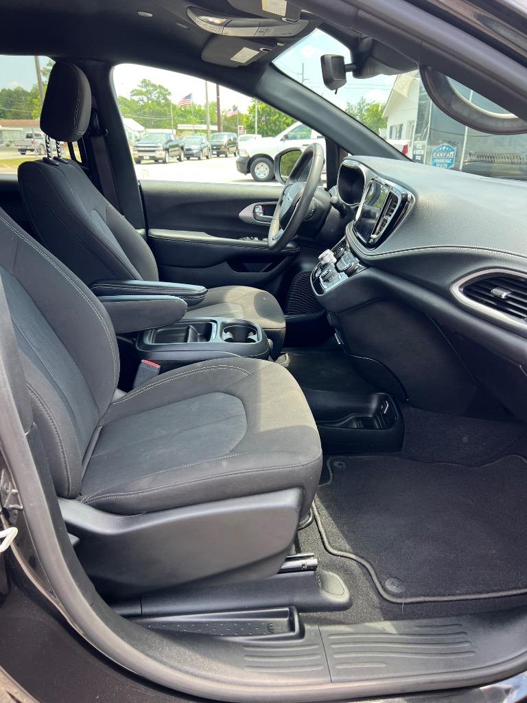 2023 Chrysler Pacifica - $19,990