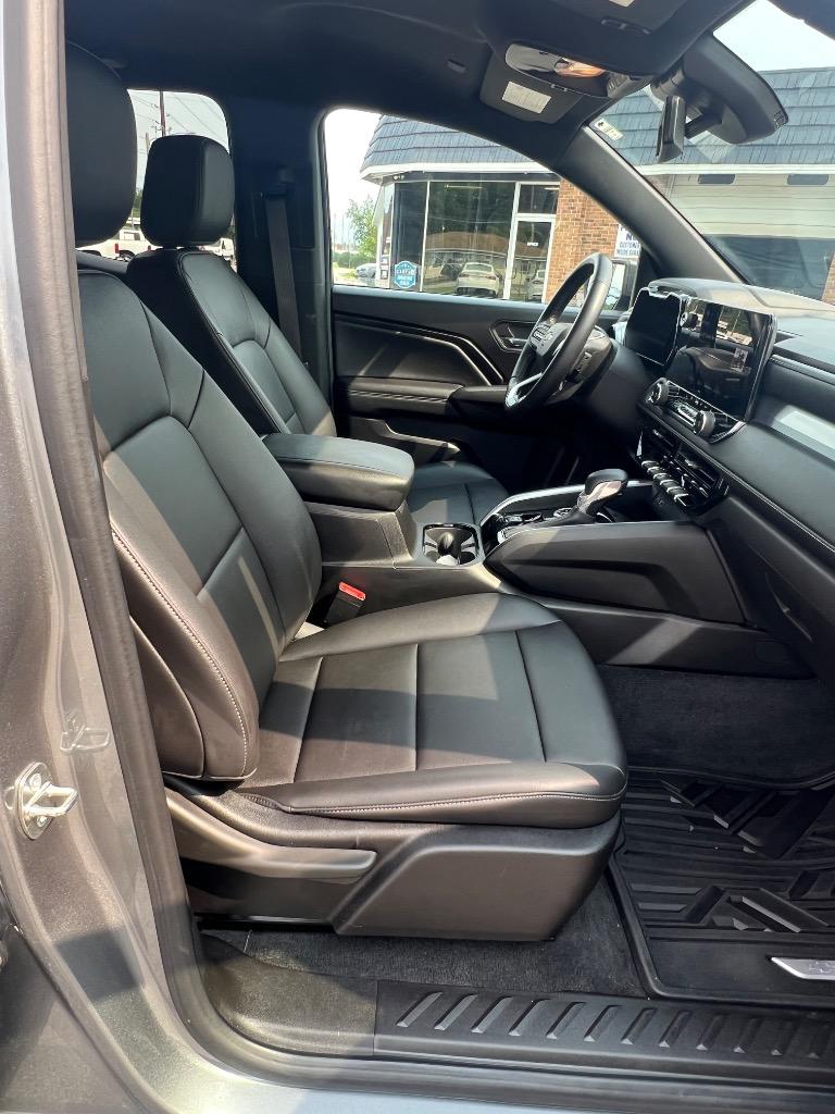 2023 Chevrolet Colorado - $33,990