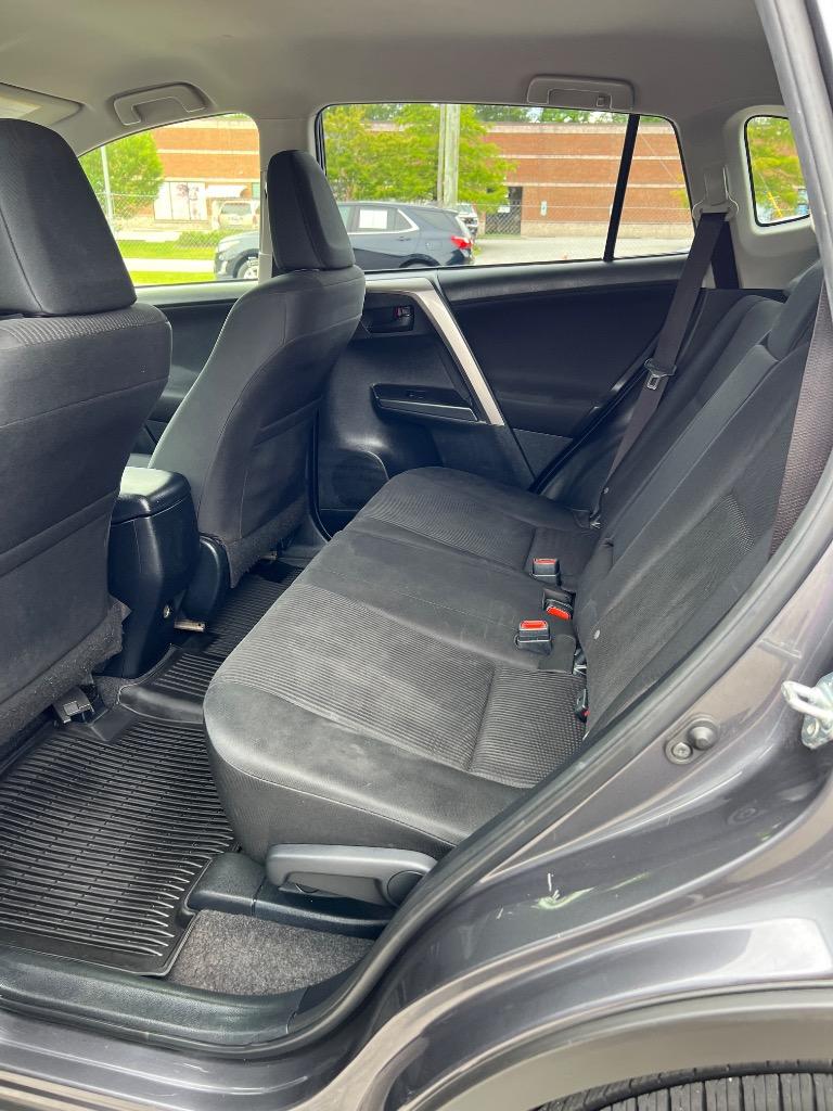 2018 Toyota RAV4 - $17,490