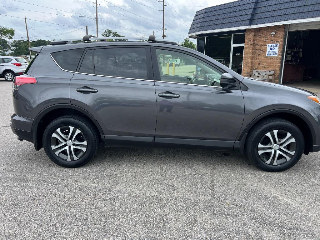 2018 Toyota RAV4 - $17,490