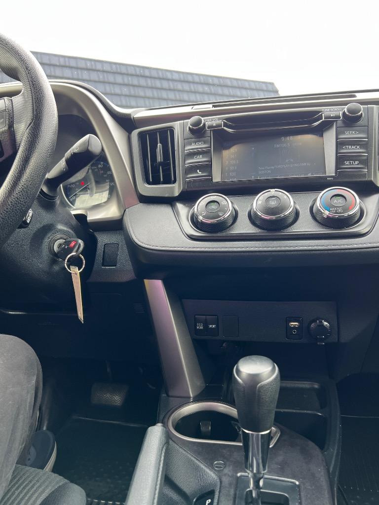 2018 Toyota RAV4 - $17,490