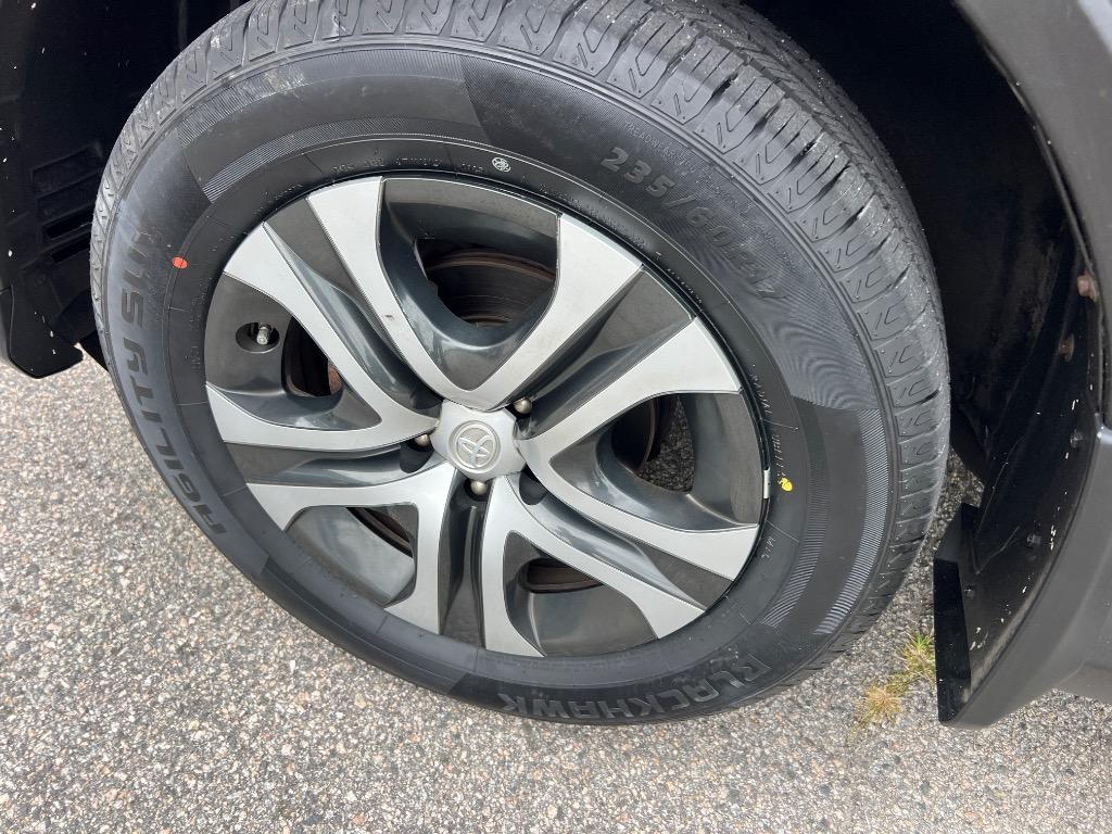 2018 Toyota RAV4 - $17,490