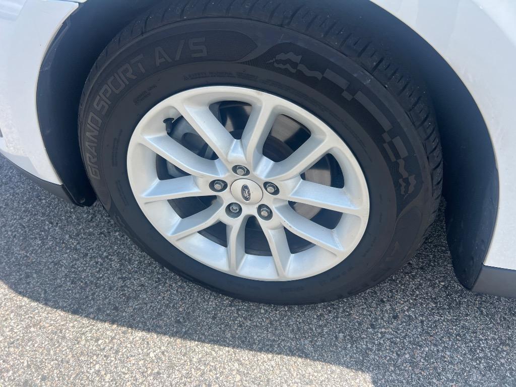 2013 Ford Taurus - $9,990