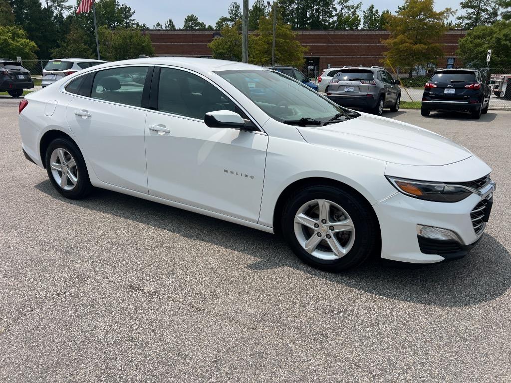 2020 Chevrolet Malibu - $13,990