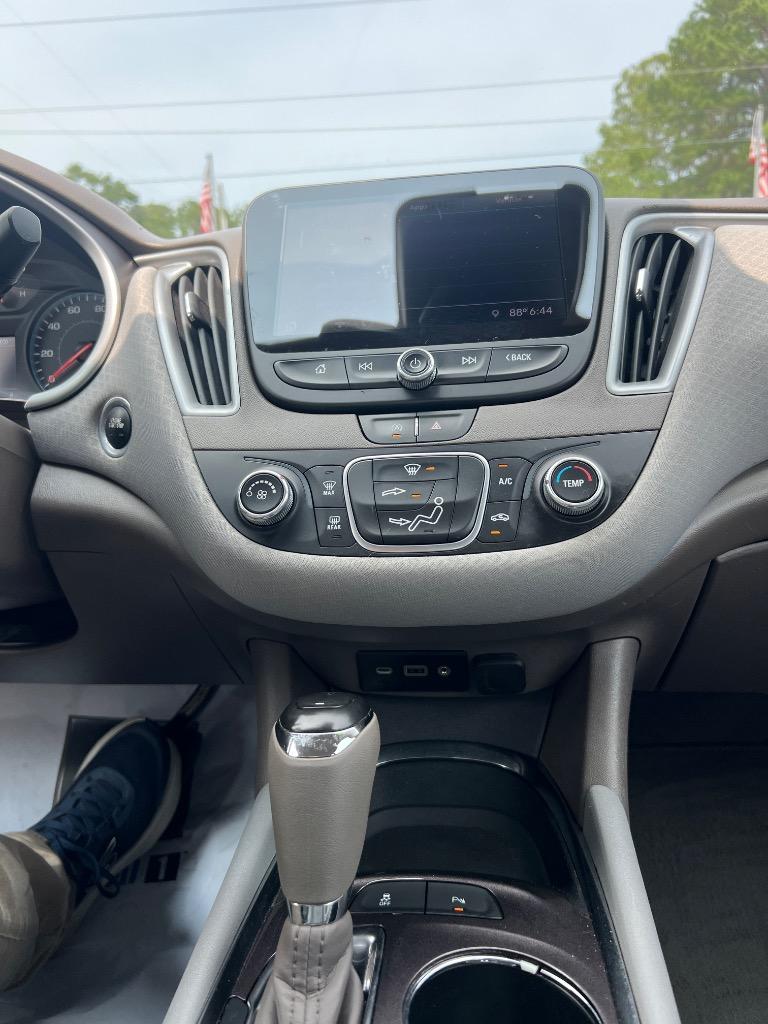 2020 Chevrolet Malibu - $13,990