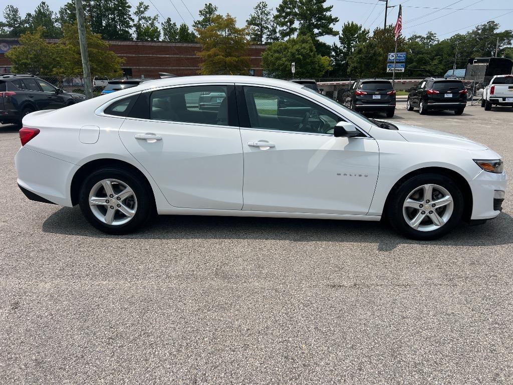 2020 Chevrolet Malibu - $13,990