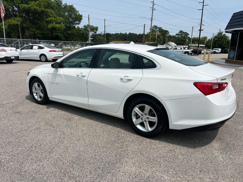 2020 Chevrolet Malibu - $13,990