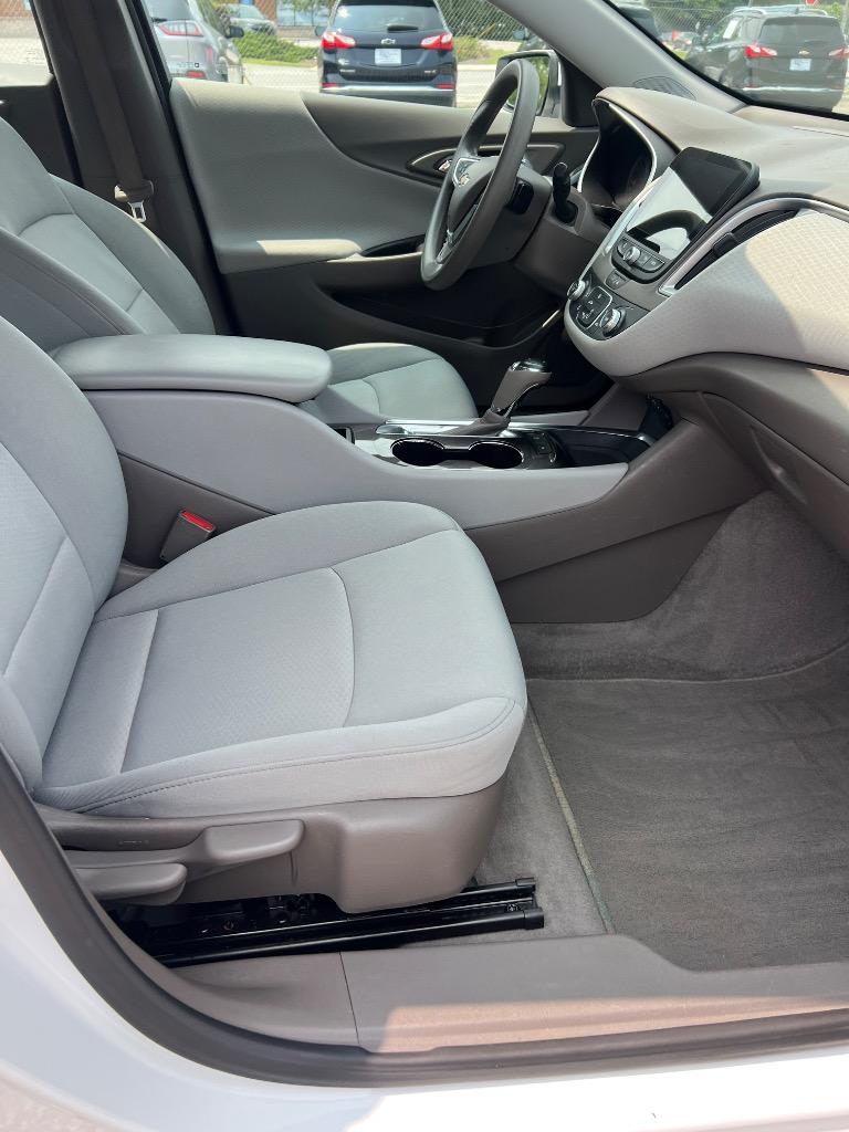 2020 Chevrolet Malibu - $13,990
