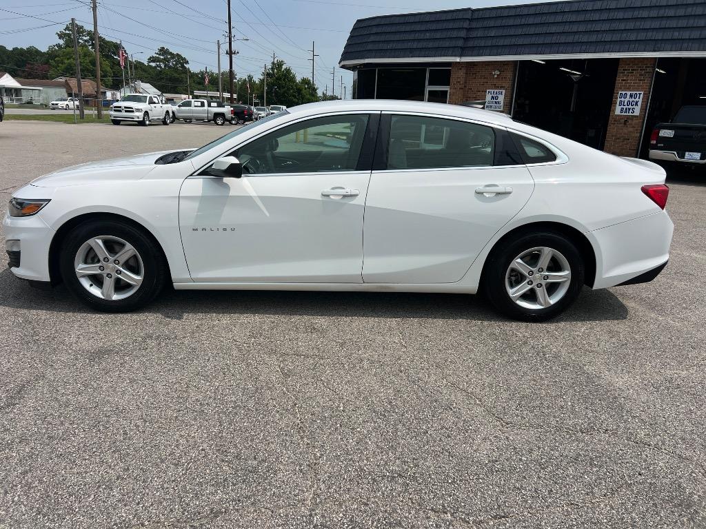 2020 Chevrolet Malibu - $13,990