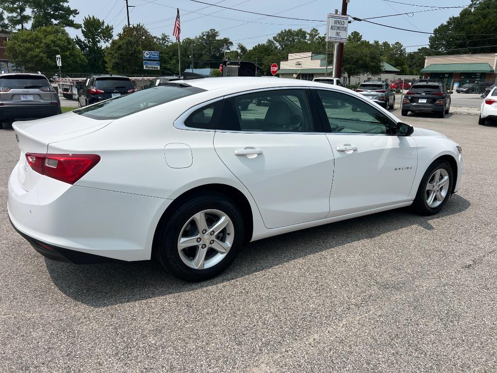 2020 Chevrolet Malibu - $13,990