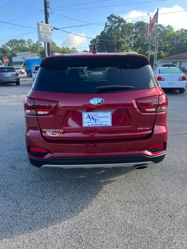 2019 Kia Sorento - $15,990