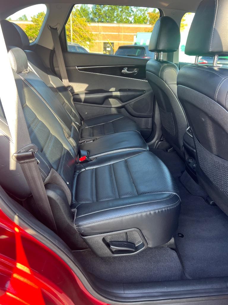 2019 Kia Sorento - $15,990