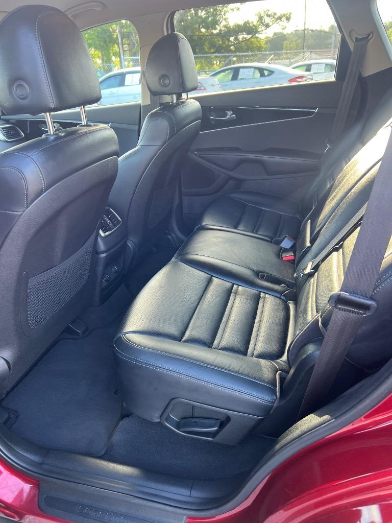 2019 Kia Sorento - $15,990