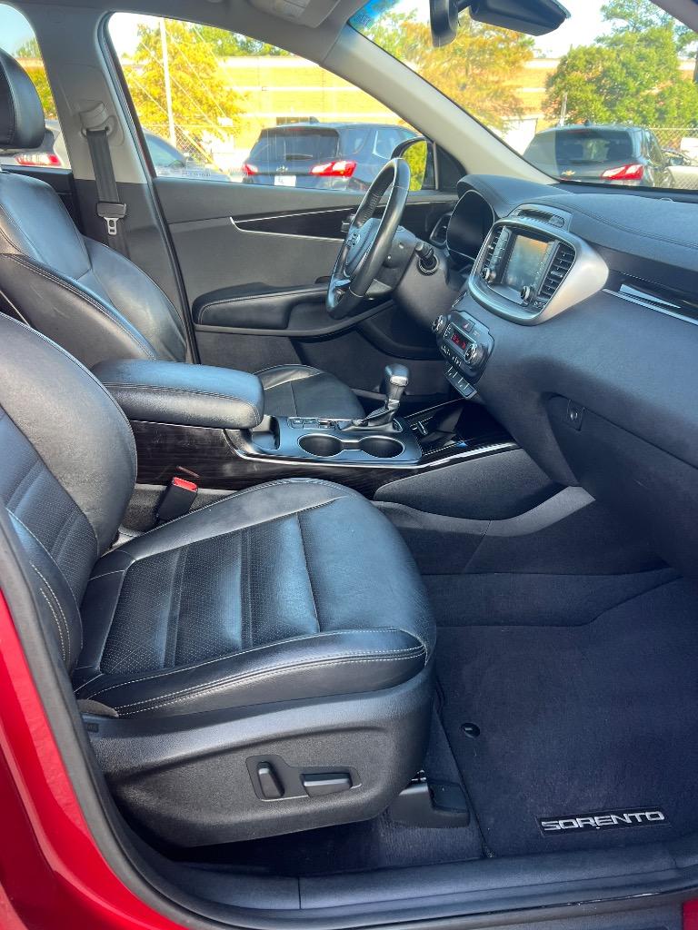 2019 Kia Sorento - $15,990