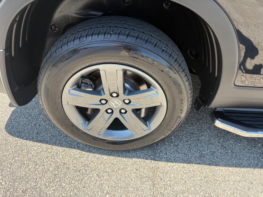 2022 Honda Ridgeline - $28,990