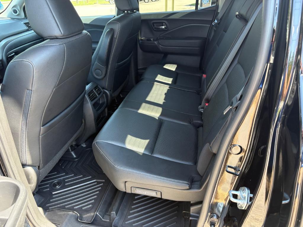 2022 Honda Ridgeline - $28,990