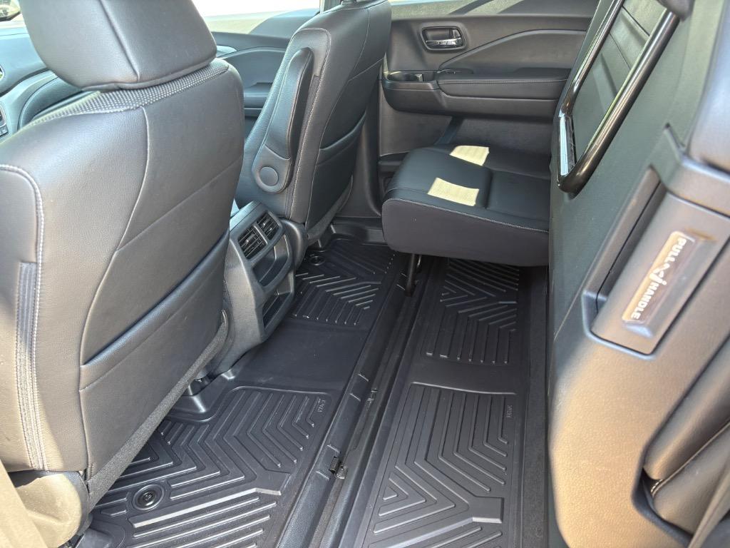 2022 Honda Ridgeline - $28,990