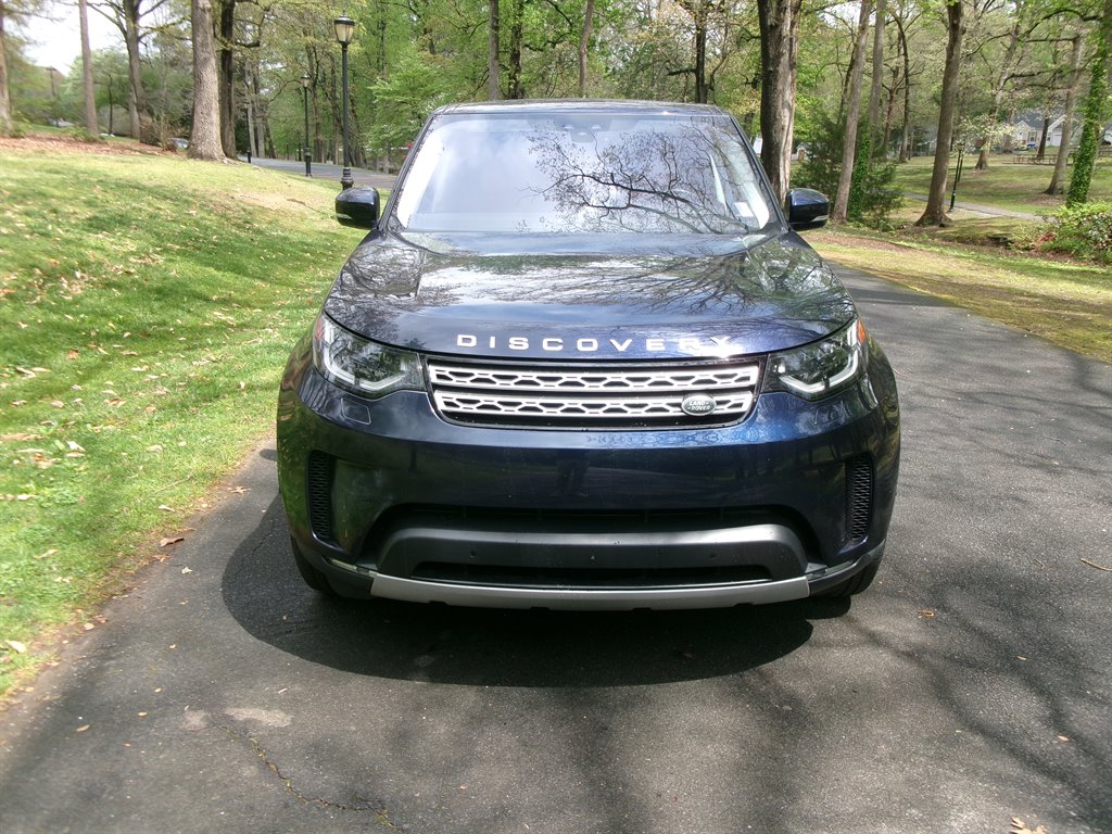 2017 Land Rover Discovery HSE Luxury photo