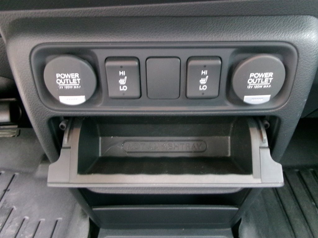 2014 Honda Ridgeline SE photo