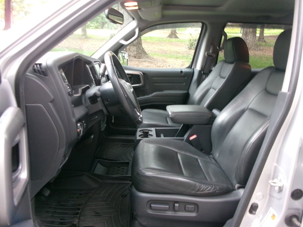 2014 Honda Ridgeline SE photo