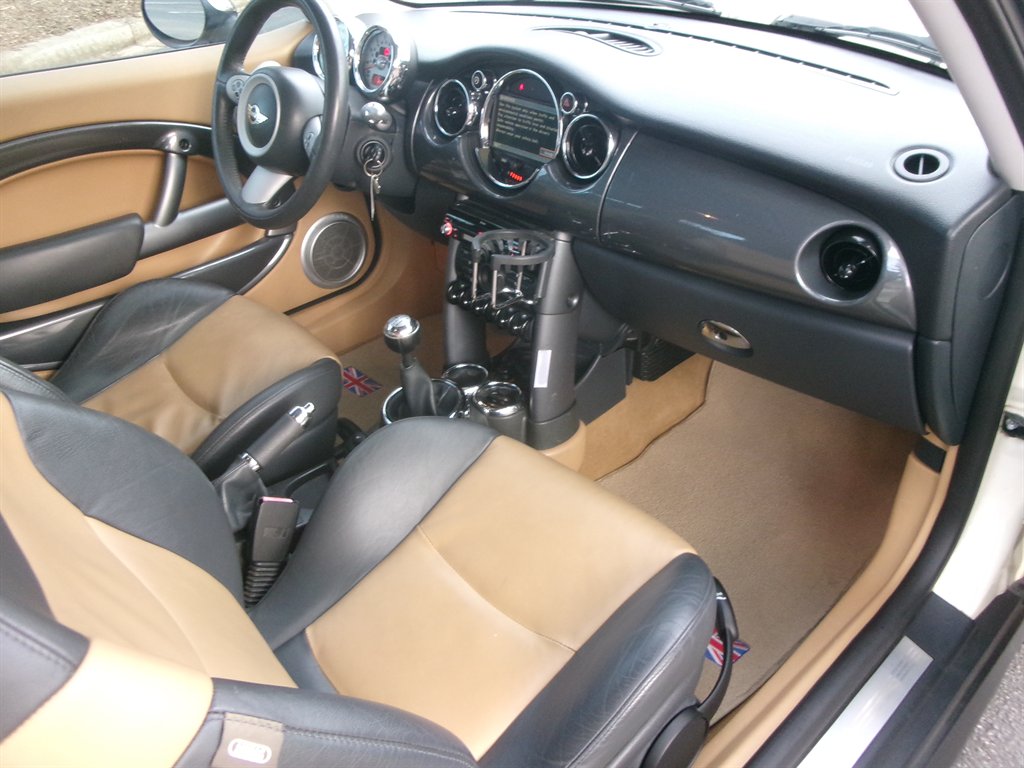 2005 MINI Cooper S photo