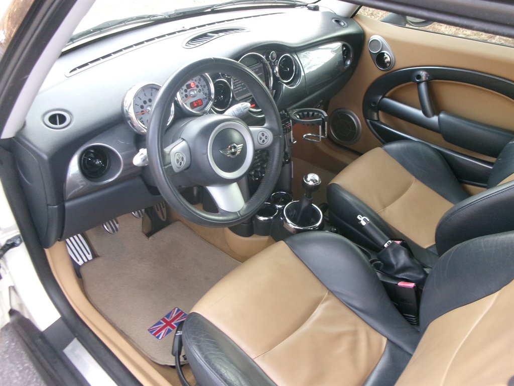 2005 MINI Cooper S photo