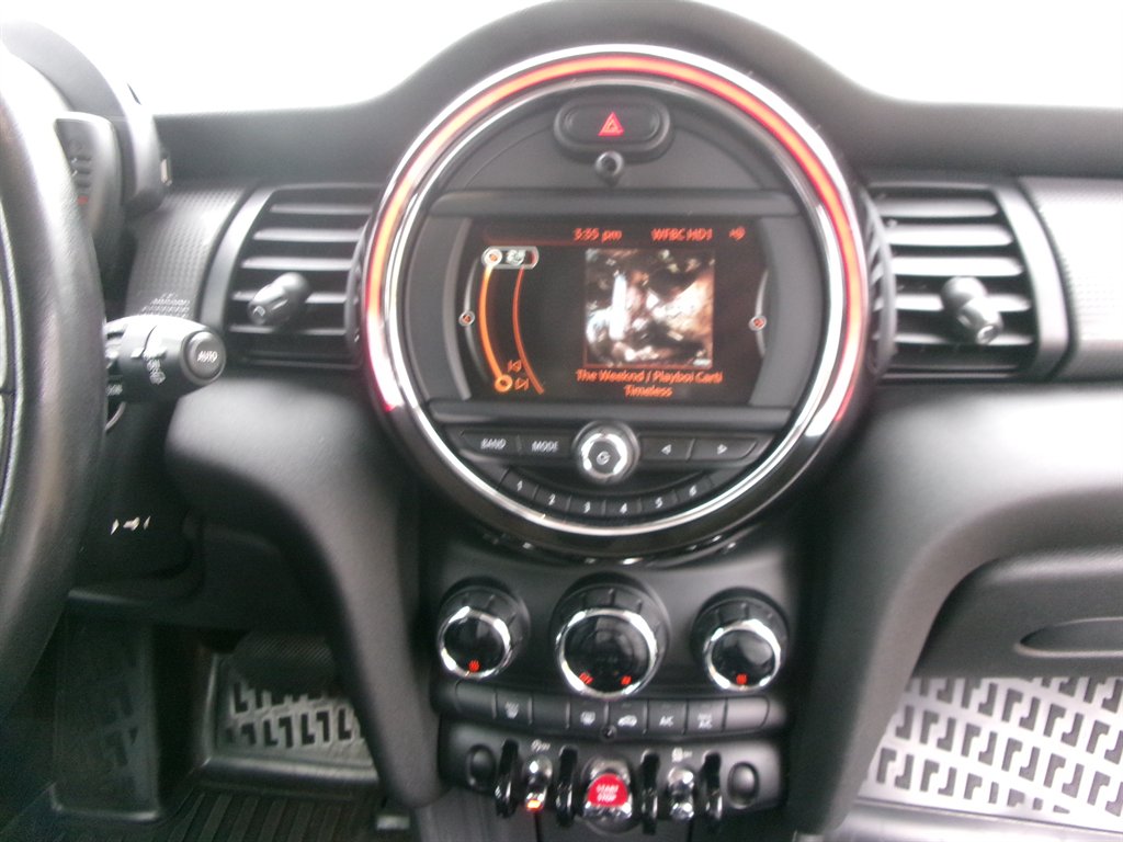 2017 MINI Cooper Coupe photo