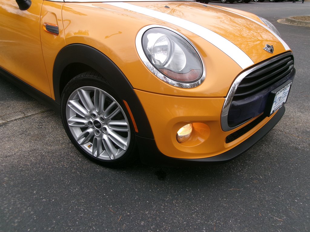2017 MINI Cooper Coupe photo