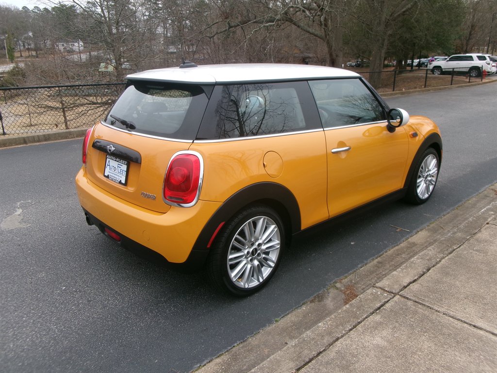 2017 MINI Cooper Coupe photo