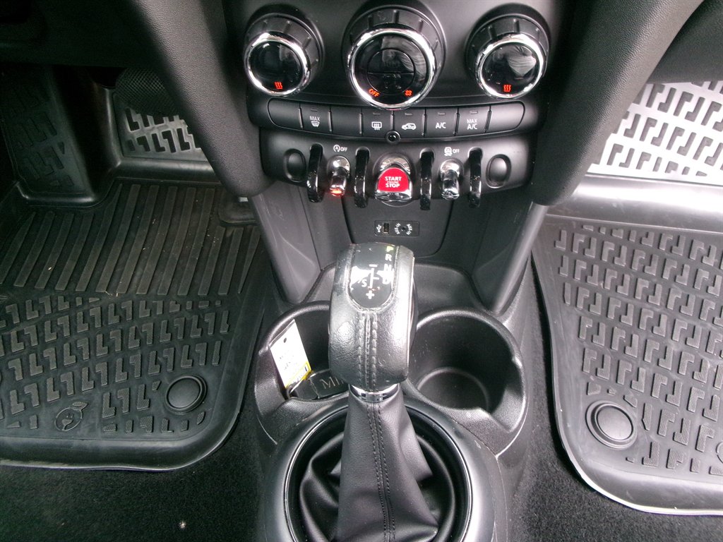 2017 MINI Cooper Coupe photo