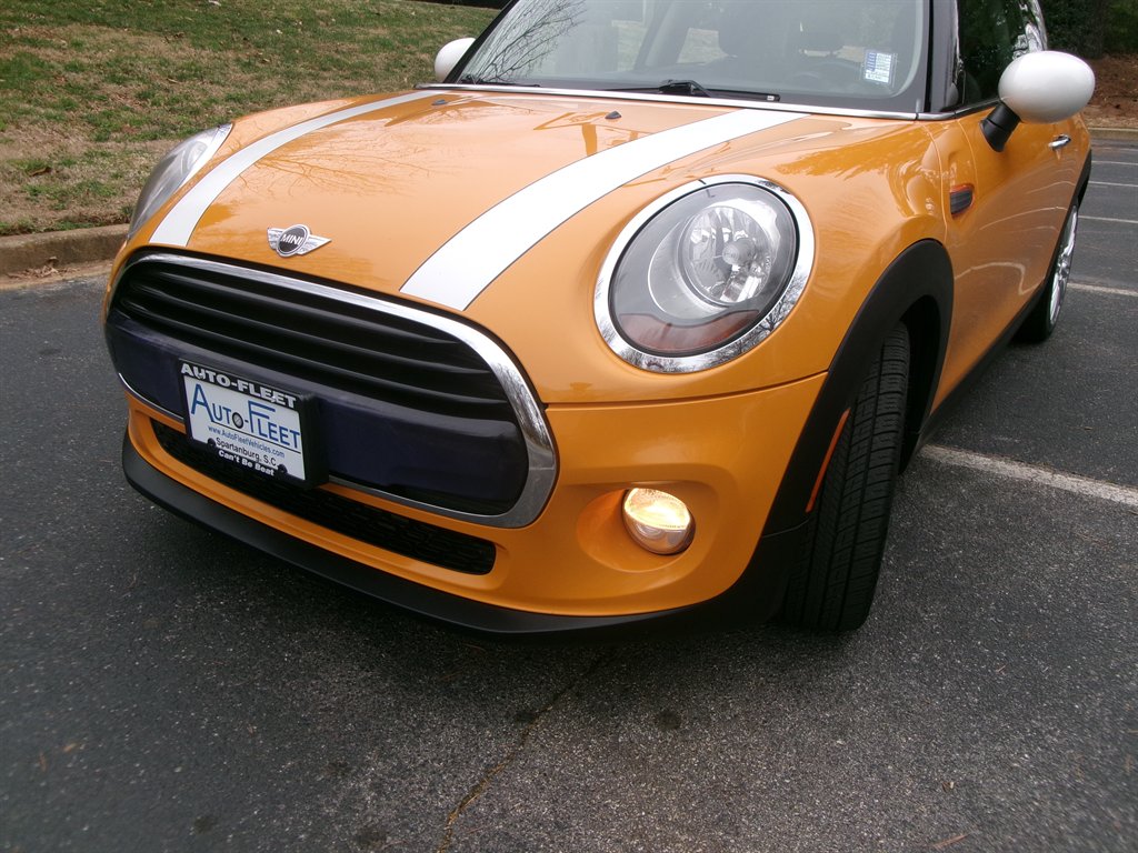 2017 MINI Cooper Coupe photo