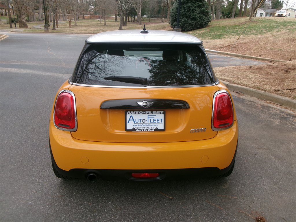 2017 MINI Cooper Coupe photo