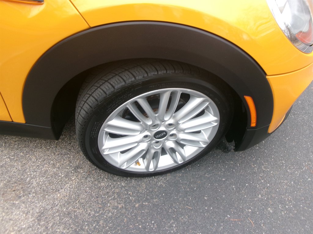 2017 MINI Cooper Coupe photo