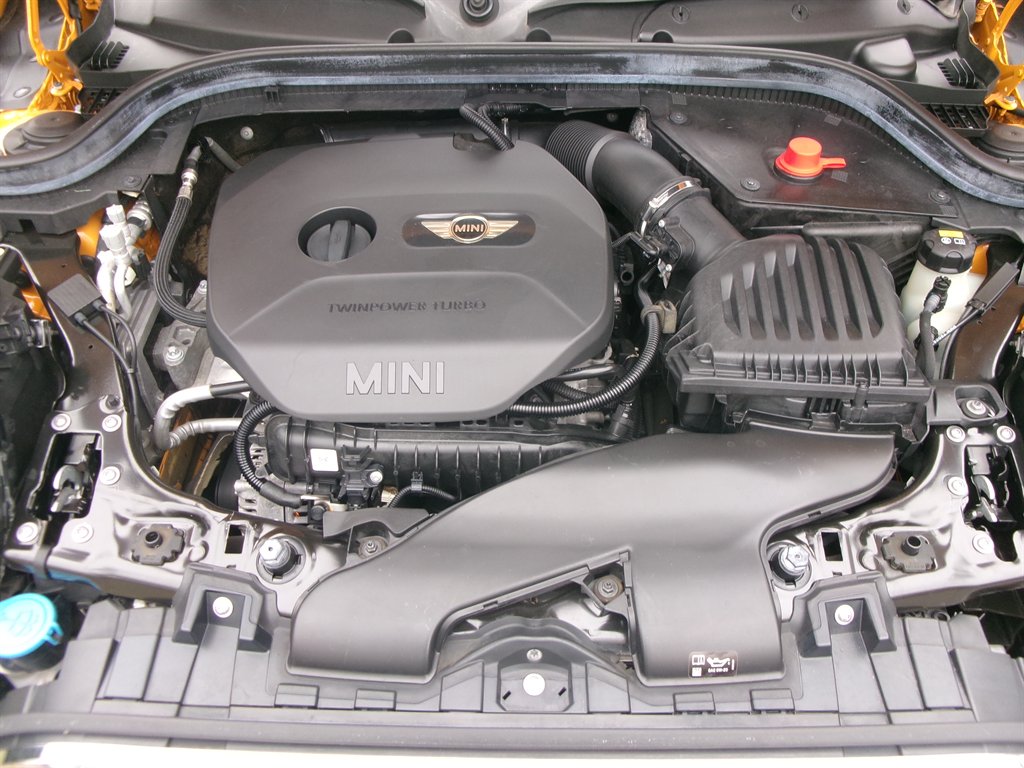 2017 MINI Cooper Coupe photo