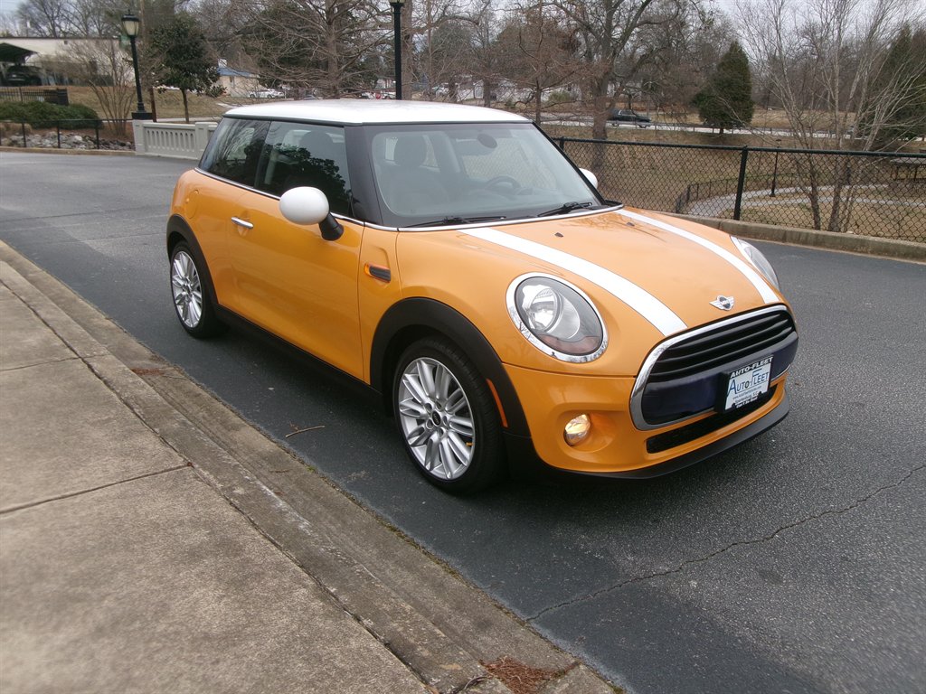 2017 MINI Cooper Coupe photo