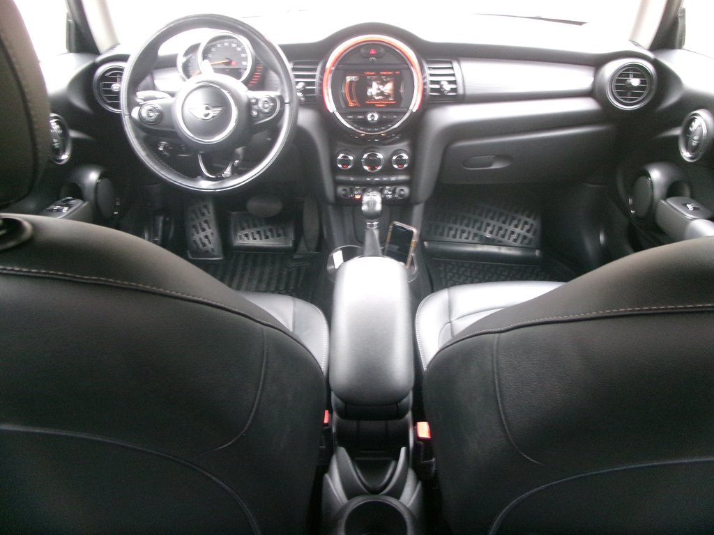 2017 MINI Cooper Coupe photo