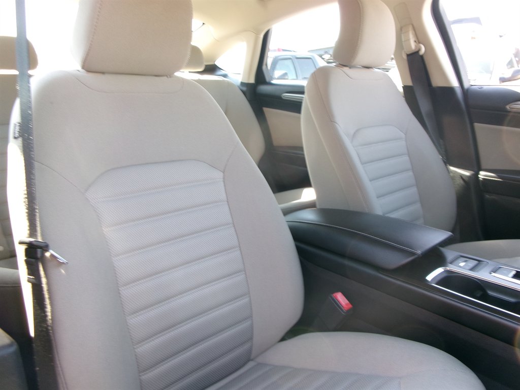 2018 Ford Fusion S Hybrid photo