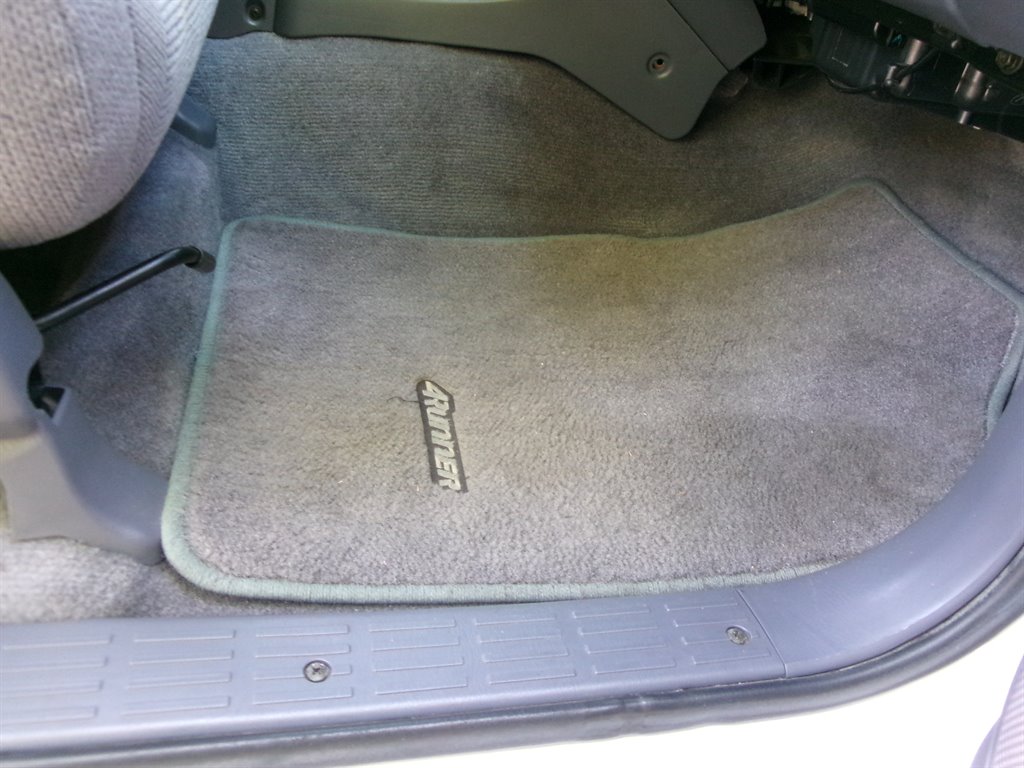 1999 Toyota 4Runner SR5 photo