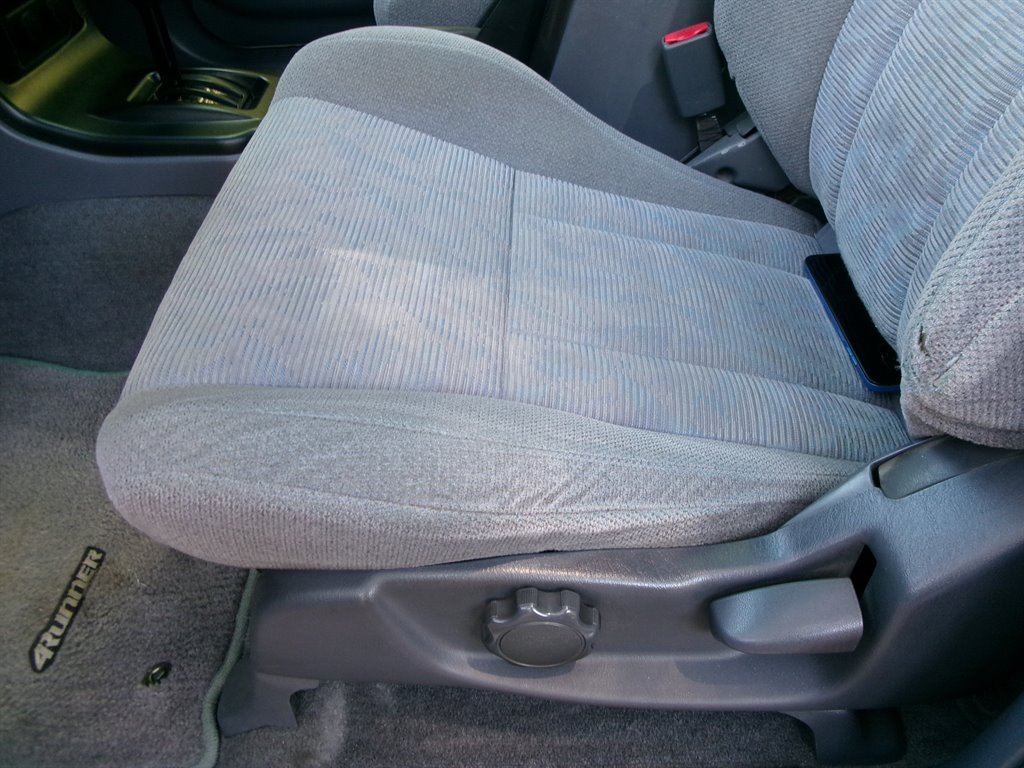 1999 Toyota 4Runner SR5 photo