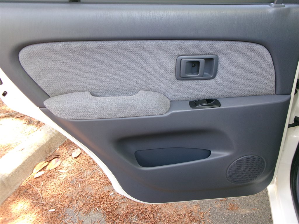 1999 Toyota 4Runner SR5 photo