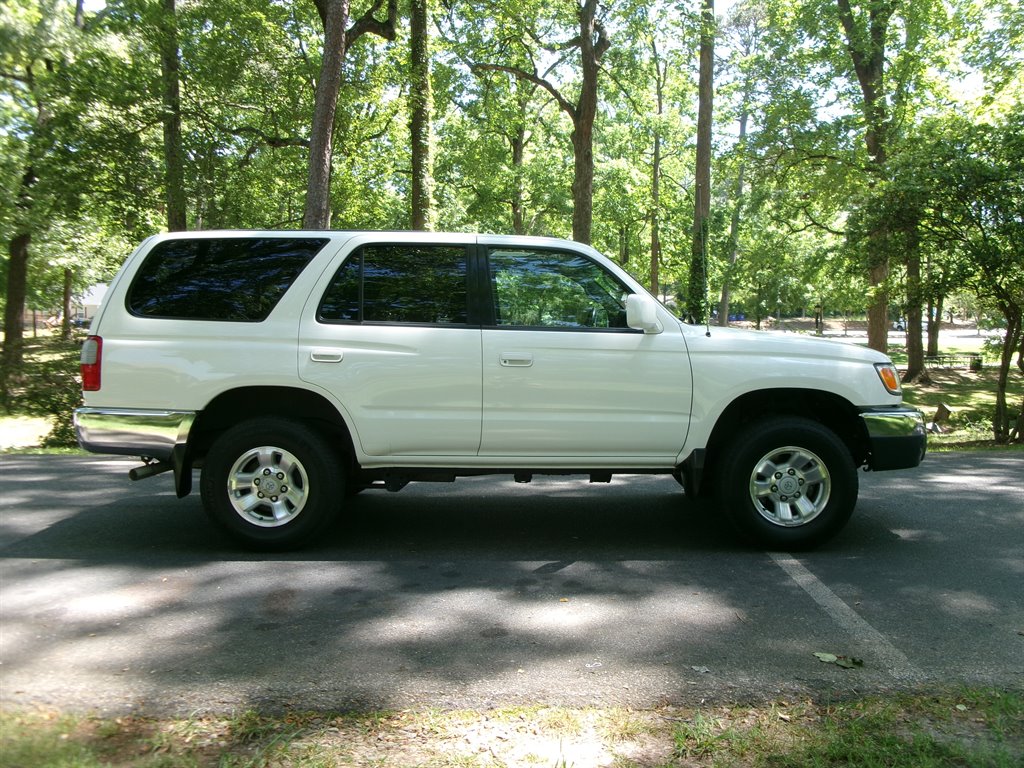 1999 Toyota 4Runner SR5 photo