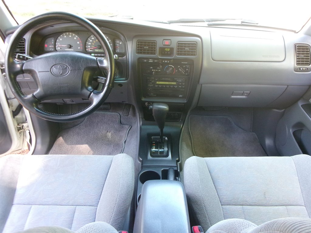 1999 Toyota 4Runner SR5 photo