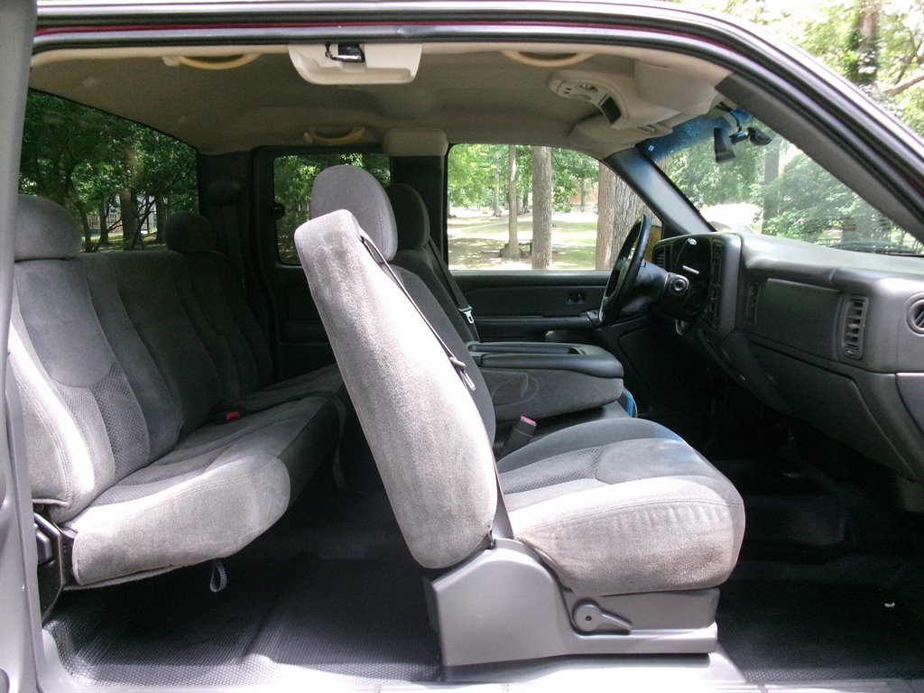 2004 Chevrolet Silverado - $8,995