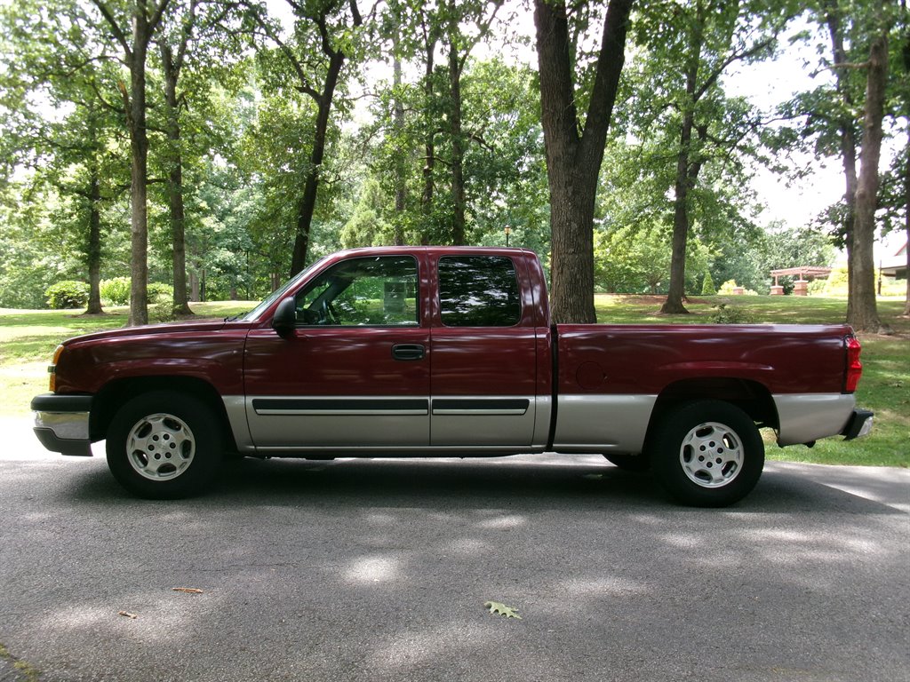2004 Chevrolet Silverado - $8,995
