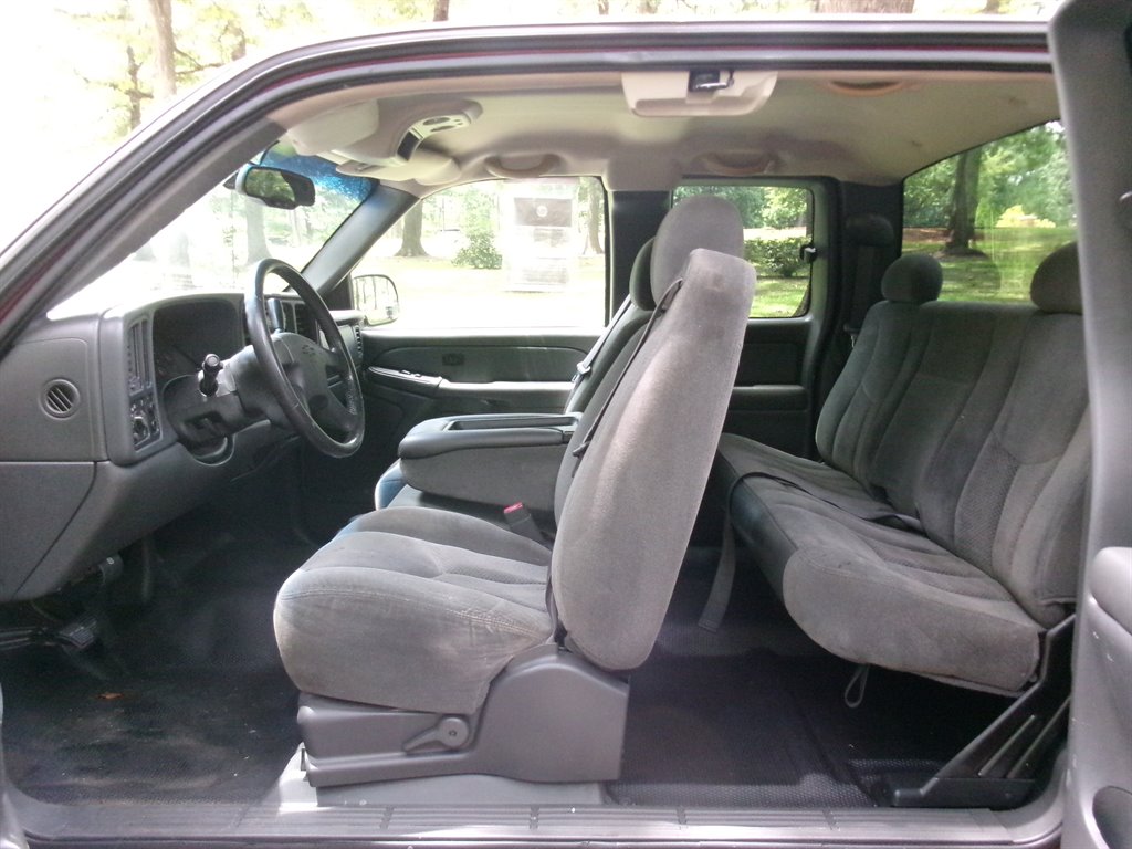 2004 Chevrolet Silverado - $8,995