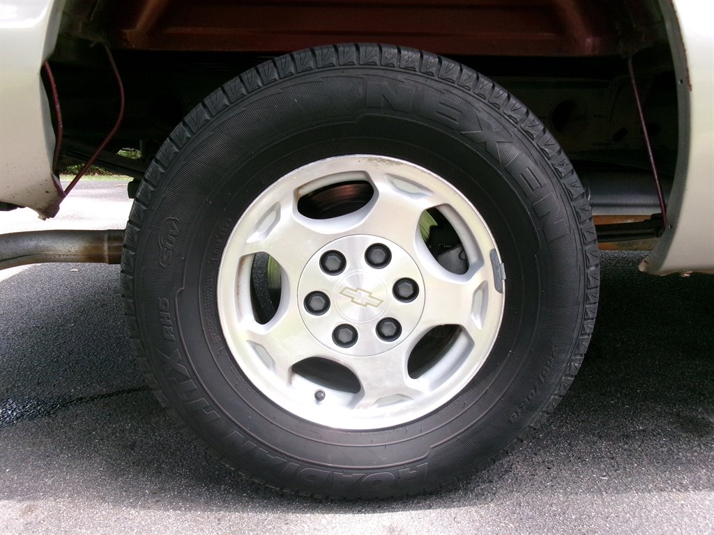 2004 Chevrolet Silverado - $8,995