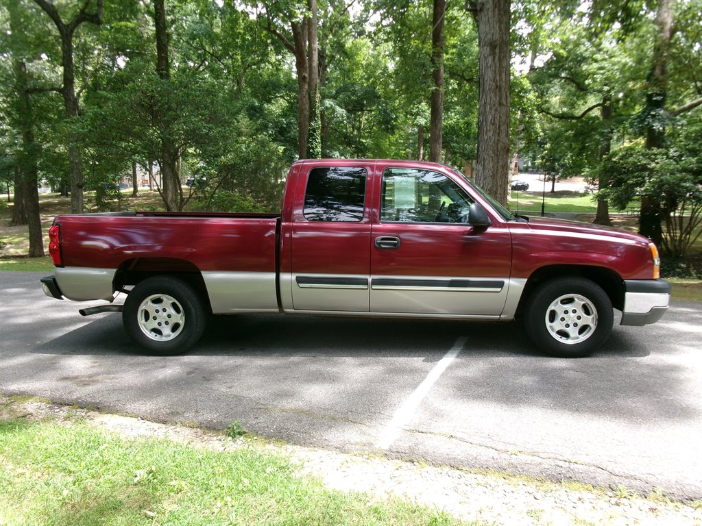2004 Chevrolet Silverado - $8,995